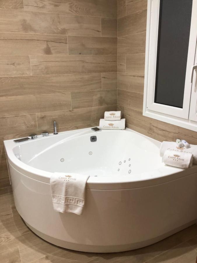 Luxury Apartment With Jacuzzi Santiago de Compostela Ngoại thất bức ảnh